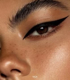 NIQA - Liquid Eyeliner Nightfall - Cat Eye Look - Vegan & Halal 12 NIQA - Liquid Eyeliner Nightfall - Cat Eye Look - Vegan & Halal -Cosmeticawinkel 1050x1200 42
