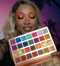 Makeup Revolution - Tammi - Tropical Twilight Palette 12 Makeup Revolution - Tammi - Tropical Twilight Palette -Cosmeticawinkel 1092x1200 3