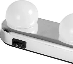 Merkloos Deluxe Make Up Spiegelverlichting – Met Zuignap - Hollywood Spiegel Lampen – Wit Licht – Led Lamp - Spiegellamp – Schilderijverlichting – Visagie Spiegel – Spiegel Licht – Sfeerverlichting – Werkt Op AA-Batterijen -Cosmeticawinkel 1200x1065 1