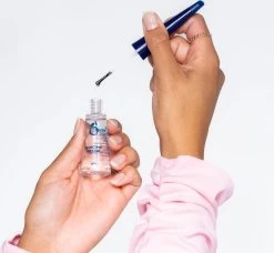 Herome Beschermende Topcoat - Protecting Top Coat - Nagellak Blijft Langer Zitten - Een Beschermlaag Welke De Kleur Van De Nagellak Intensiveert - 10ml. -Cosmeticawinkel 1200x1110