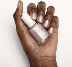 Essie Cadeaucollectie - 633 Cheers Up - Zachtroze Nagellak Met Parelmoer Finish - 13,5 Ml -Cosmeticawinkel 1200x1123 1