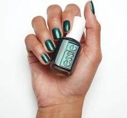 Essie Winter Collection Nagellak – 669 Under Wraps - Groene Glitter Nagellak -Cosmeticawinkel 1200x1124 1