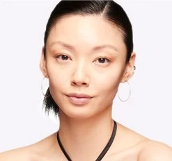 MAC Cosmetics Studio Fix Fluid Foundation - NC25 23 MAC Cosmetics Studio Fix Fluid Foundation - NC25 -Cosmeticawinkel 1200x1125 9