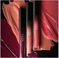 Huda Beauty Demi Matte Cream Lipstick - Révolutionnaire -Cosmeticawinkel 1200x1191 5