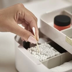 Joseph Joseph Cosmetica Opbergdoos Medium - Medium - Sorteervakken & Uitschuifbaar -Cosmeticawinkel 1200x1200 1895