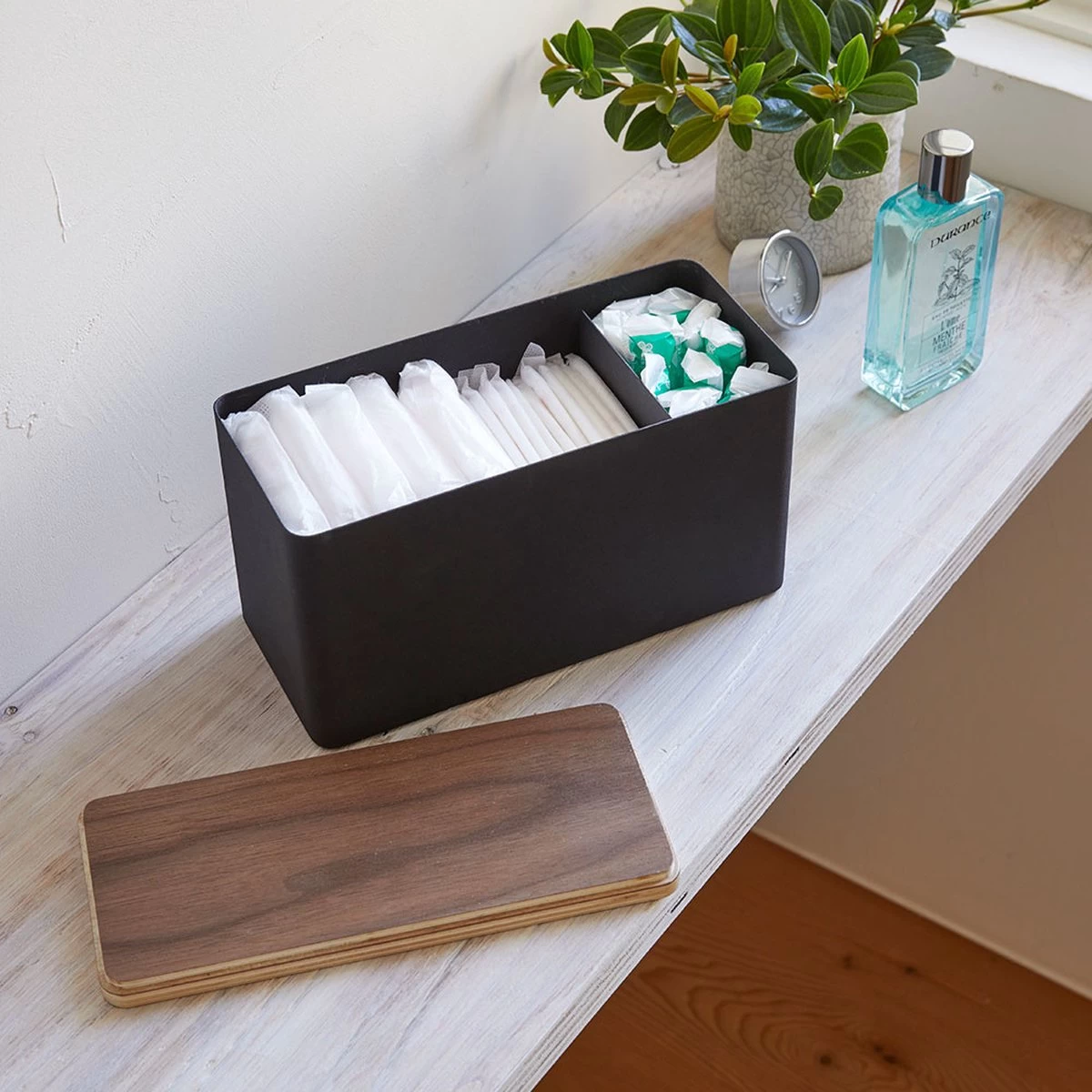 Yamazaki Opbergbox Make Up - Sanitair - Zwart 7 Yamazaki Opbergbox Make Up - Sanitair - Zwart - Afbeelding 5