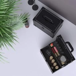 Make Up Koffer- Make Up Organizer- Beautycase -zwart -Make-upkoffer- Multifunctionele Koffer- Make-upkoffer- Sieradenkoffer- Kapperskoffer- Afneembare Schouderriem- Klassieke Zwarte Beautycase -Cosmeticawinkel 1200x1200 1977