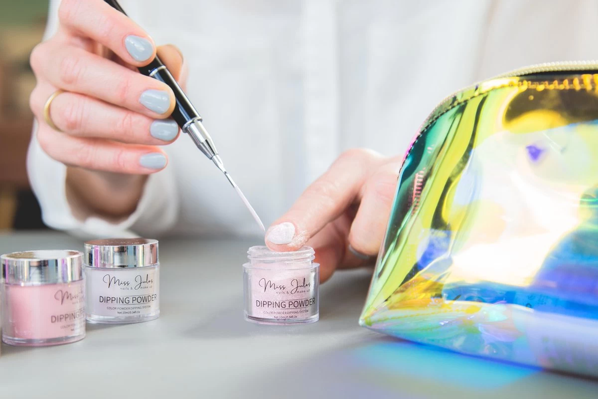 Miss Jules® Complete Set - Dipping Powder Starters Kit - 6 Kleuren Roze - Acryl Nagels Starterspakket 7 Miss Jules® Complete Set - Dipping Powder Starters Kit - 6 Kleuren Roze - Acryl Nagels Starterspakket - Afbeelding 5