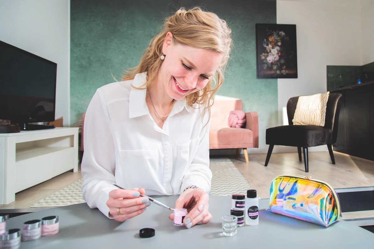 Miss Jules - Acryl Nagels Starterspakket - Wit, Roze & Transparant - Professionele Kunstnagels 6 Miss Jules - Acryl Nagels Starterspakket - Wit, Roze & Transparant - Professionele Kunstnagels - Afbeelding 4