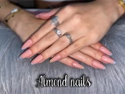 Royala 101 - Almond Half Frosted - Full Cover - Nageltips - Nepnagels - Plaknagels - In Assortimentsbox - 120 Stuks 12 Maten - Voor Gellak Acrylnagellak En PolyGel Nagels - Royala Frosted Tips Line -Cosmeticawinkel 1200x902