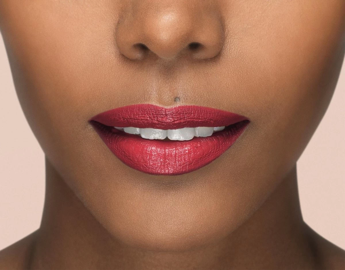 L'Oréal Paris X Isabel Marant Lippenstift - Limited Edition - 05 Pigalle Western - Rood 7 L'Oréal Paris X Isabel Marant Lippenstift - Limited Edition - 05 Pigalle Western - Rood - Afbeelding 5