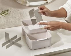 Joseph Joseph Cosmetica Opbergdoos Medium - Medium - Sorteervakken & Uitschuifbaar -Cosmeticawinkel 1200x943 3