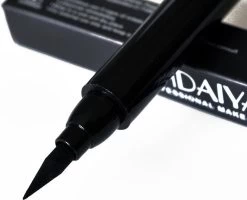 HANDAIYAN® | Eyeliner Met Wing Stempel | Zwarte Oog Stempel | 2 In 1 Eyeliner | Eyeliner Tool | Wing Eyeliner | Wing Stamp | 2 Stuks Per Verpakking -Cosmeticawinkel 1200x971 6