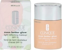 Clinique Even Better Glow Foundation - WN04 Bone -Cosmeticawinkel 1200x979 3