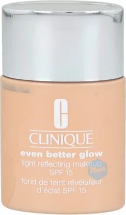 Clinique Even Better Glow Foundation - WN04 Bone -Cosmeticawinkel 705x1200 1