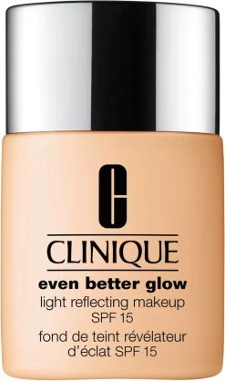 Clinique Even Better Glow Foundation - WN04 Bone -Cosmeticawinkel 709x1200 3