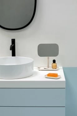 Brabantia ReNew Make-up Spiegel - Met Accessoireschaal - Soft Beige -Cosmeticawinkel 800x1200 33