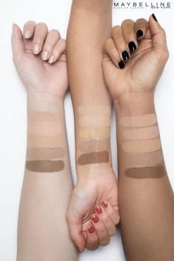 Maybelline Dream Matte Mousse Foundation - 030 Sand -Cosmeticawinkel 800x1200 8