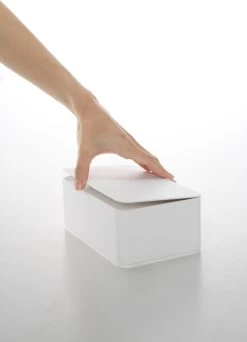 Yamazaki Bakje Voor Vochtige Doekjes - Wit - Met Deksel -Cosmeticawinkel 867x1200 3