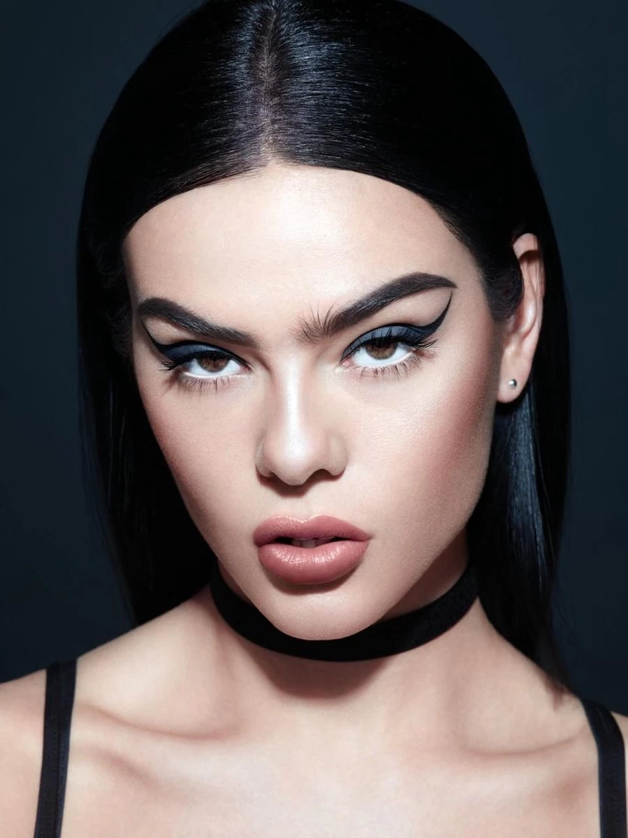 Rimmel London Extra Super Lash Mascara - 001 Black 9 Rimmel London Extra Super Lash Mascara - 001 Black - Afbeelding 7