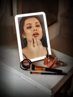 Dreamled LM-30 Draagbare LED-Spiegel - Oplaadbare Batterij - Wit -Cosmeticawinkel 901x1200 2