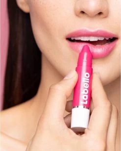 Labello Crayon Lipstick Hot Pink -Cosmeticawinkel 962x1200 1