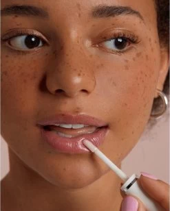 Labello Caring Lip Oil Clear Glow - 5.5 Ml -Cosmeticawinkel 962x1200 2