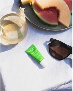 Weleda Skin Food Lip Balm -Cosmeticawinkel 973x1200